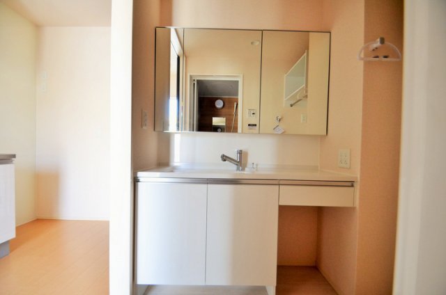 洗面設備　洗髪洗面化粧台