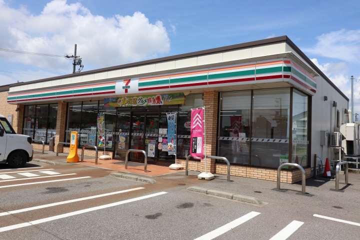 コンビニ　セブンイレブン高岡能町店（コンビニ）まで1755m