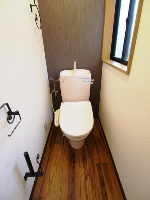 トイレ　温水洗浄便座付きでおすすめ！