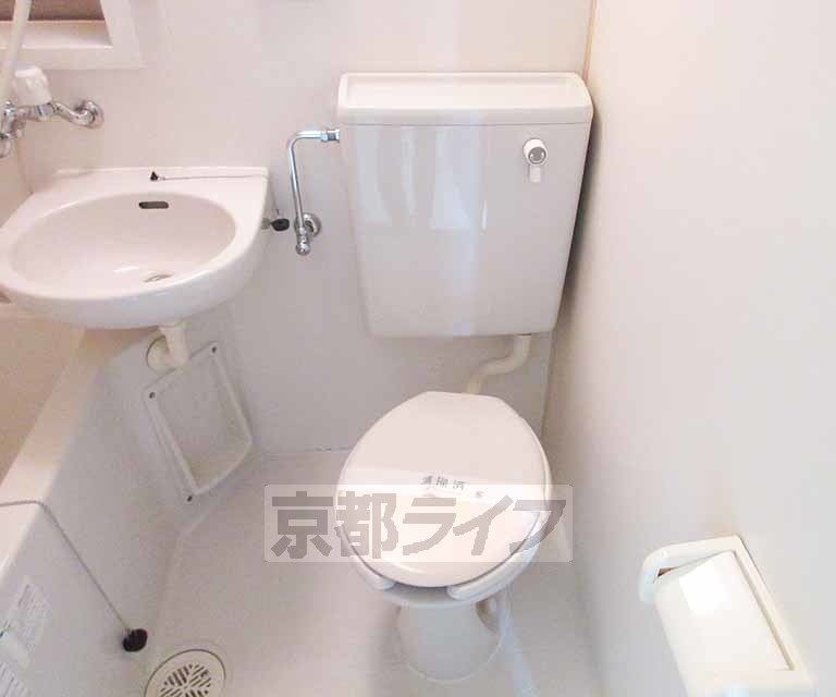 トイレ　清潔感のあるトイレです