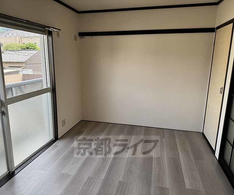 居室・リビング　明るい洋室です！