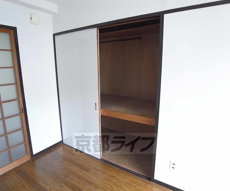 収納　押入れサイズで広々たっぷり収納