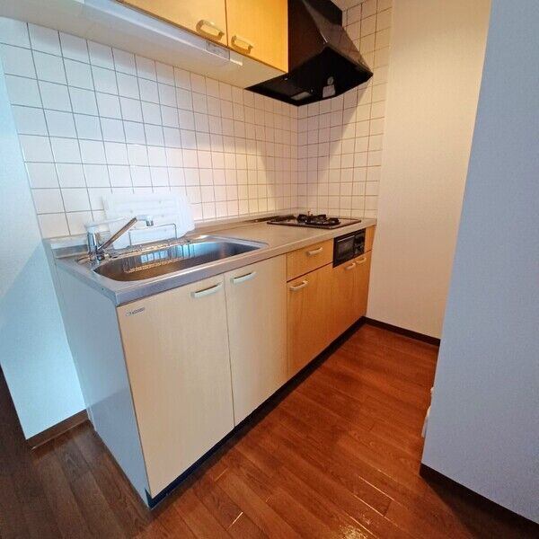 キッチン　※写真は別号室です。