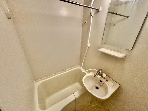 バス・シャワールーム　設備・仕様は号室により異なる為、現況を優先いたします。
