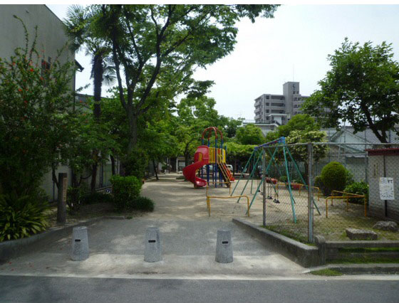 公園　吉島公園（公園）まで668m