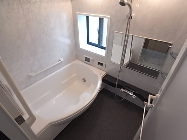 バス・シャワールーム　バスルーム