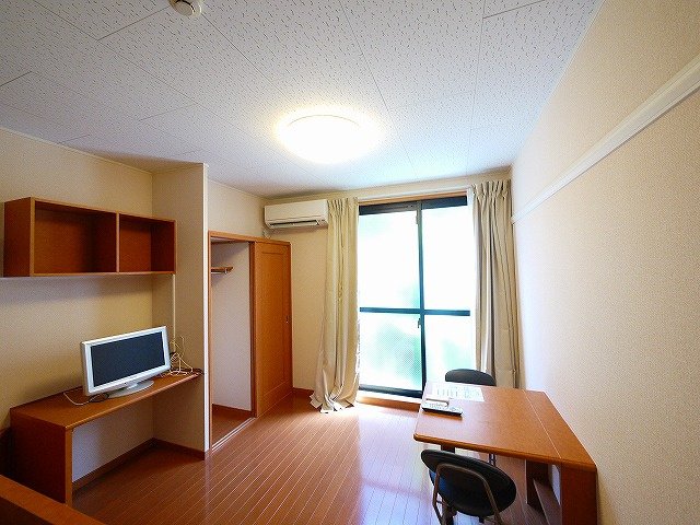 居室・リビング　こちらのリビングで趣味の時間をお楽しみください