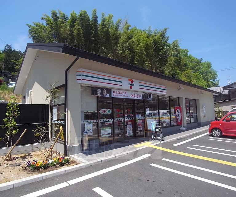 コンビニ　セブンイレブン上賀茂二軒家町店（コンビニ）まで1800m