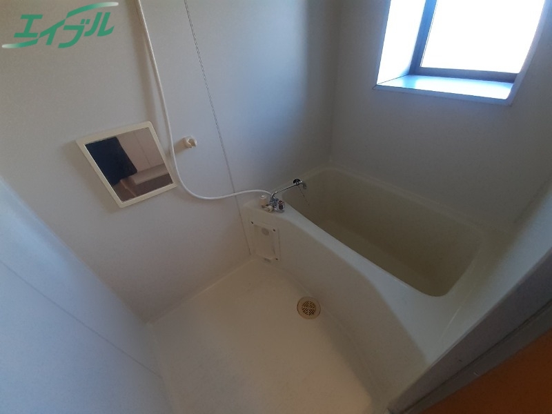 バス・シャワールーム　※同物件同型の参考写真