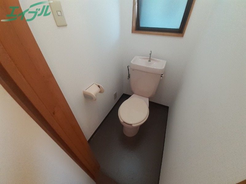 トイレ　※同物件同型の参考写真