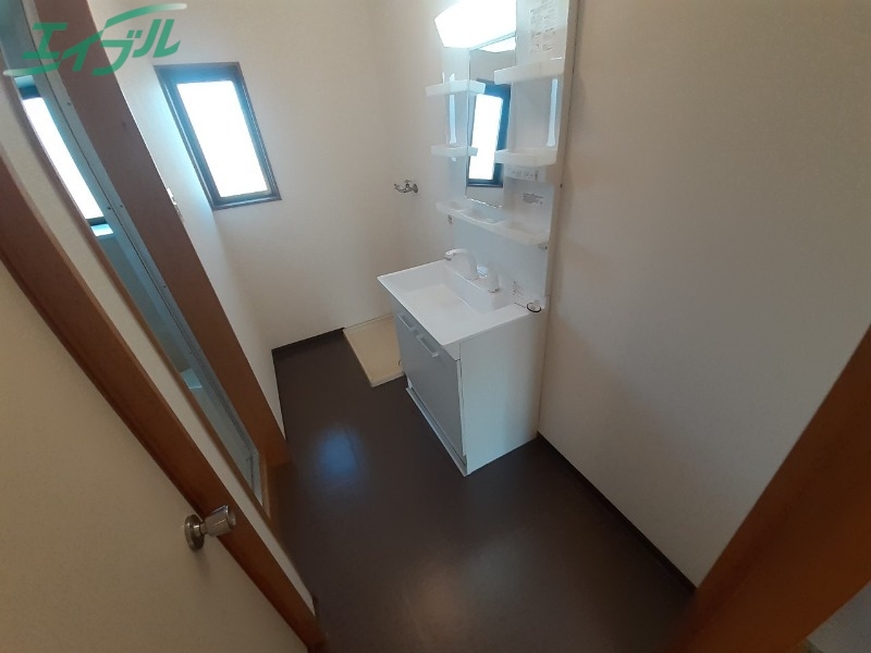 洗面設備　※同物件同型の参考写真