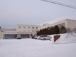 中学校　札幌市立上篠路中学校（中学校）まで944m