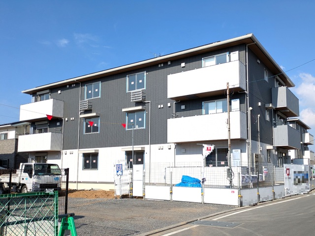 建物外観　建築中