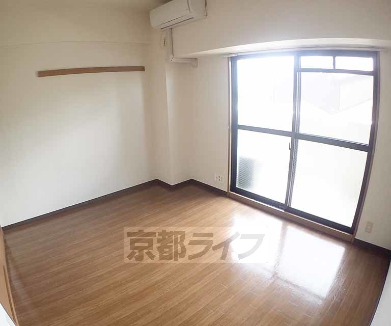 居室・リビング　清潔感のあるお部屋です