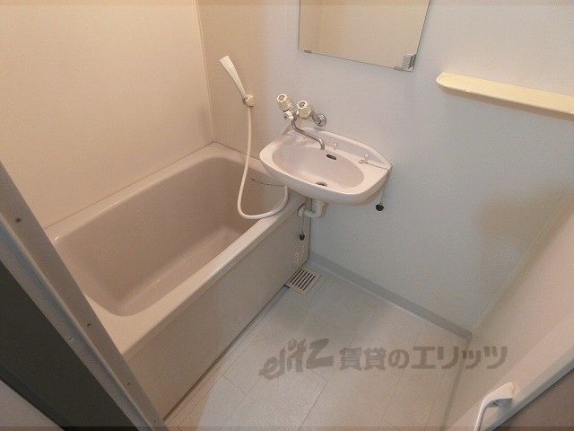 バス・シャワールーム　バス