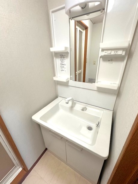 洗面設備　使いやすい洗面所です