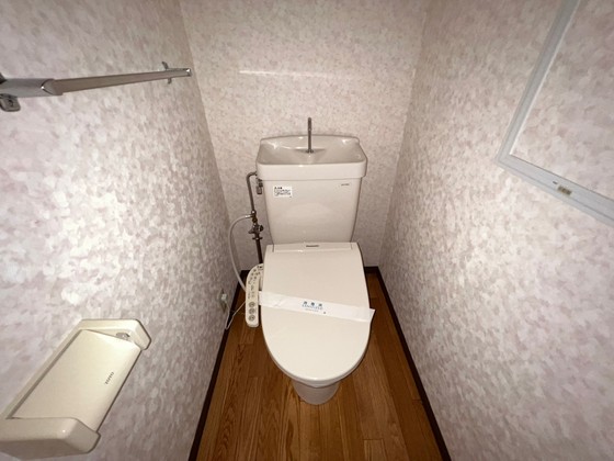 トイレ　掲載写真は同マンション別部屋参考写真となります。