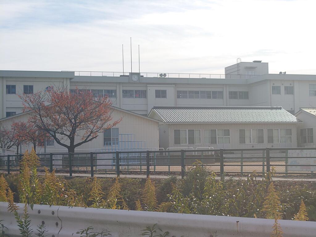 小学校　黒部市立たかせ小学校（小学校）まで1012m