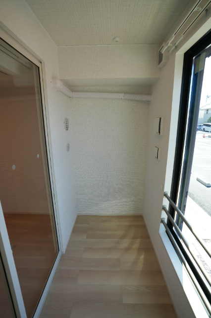 バルコニー　同じ施工会社のお部屋