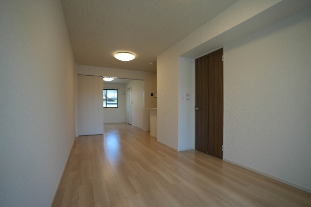 居室・リビング　同じ施工会社のお部屋