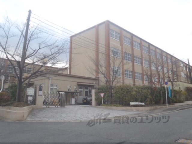 小学校　樫原小学校（小学校）まで700m