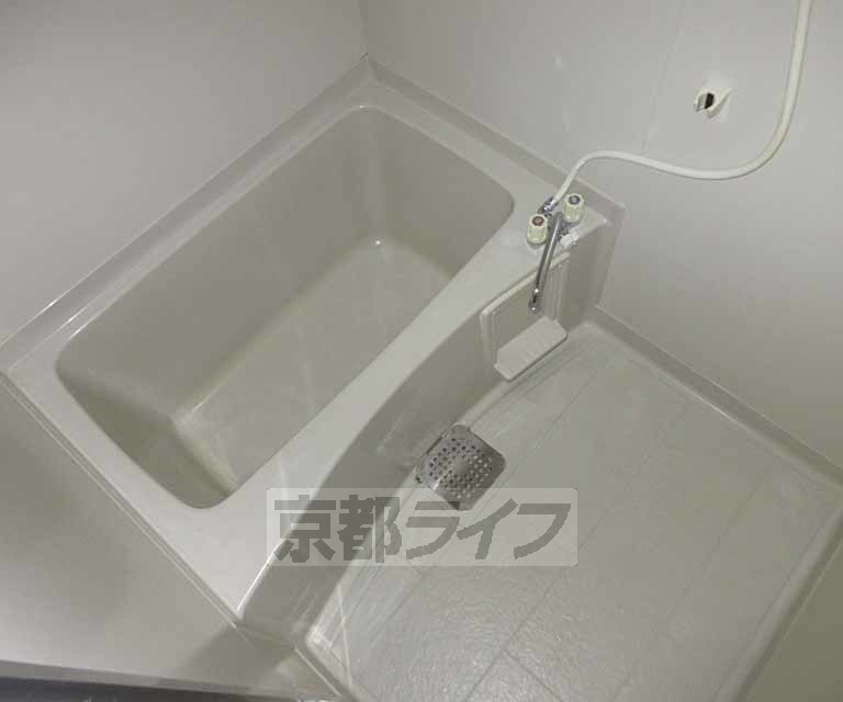 バス・シャワールーム　シンプルなバスルーム