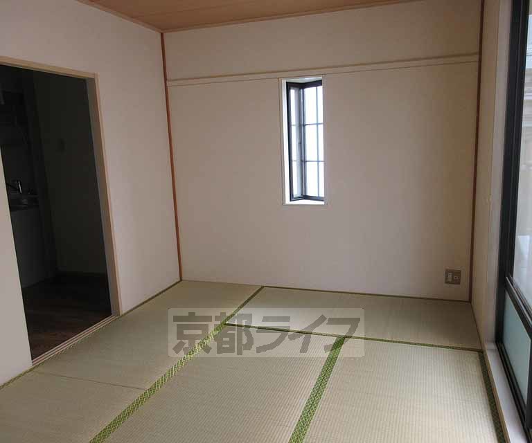 居室・リビング　綺麗な畳のお部屋です