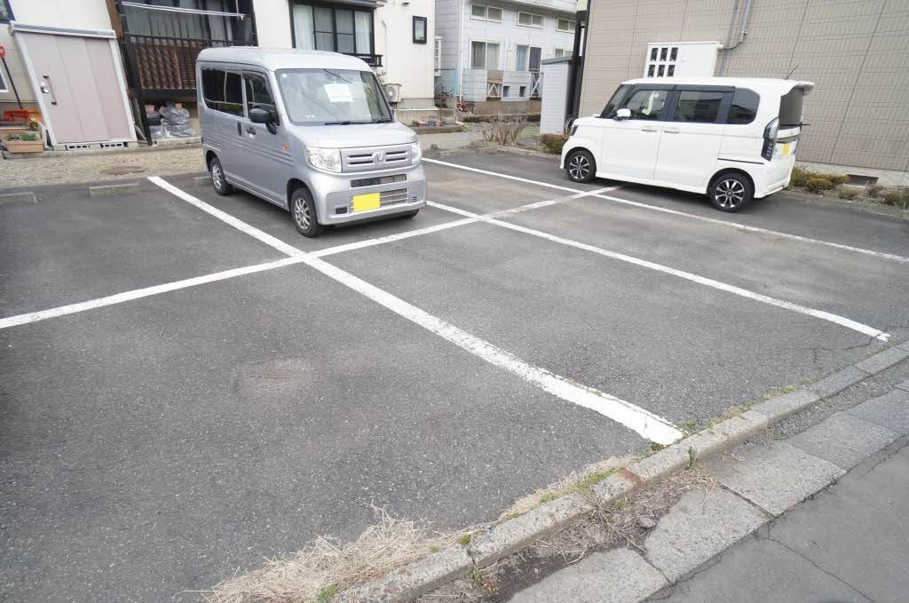 駐車場　駐車場