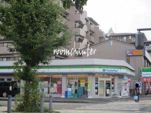 コンビニ　ファミリーマート 横浜本牧通り店（コンビニ）まで576m