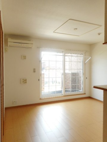 居室・リビング　ゆったり過ごせる居間です