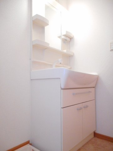 洗面設備　脱衣スペースもあります