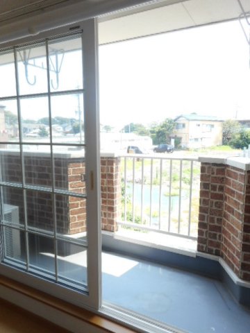 バルコニー　暖かな日差しのふりそそぐバルコニー