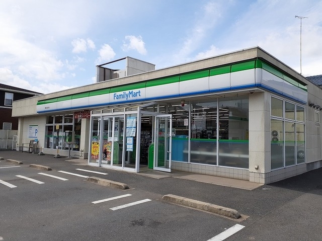 コンビニ　ファミリーマート香取小見川店（コンビニ）まで160m