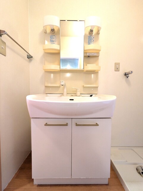 洗面設備　※クリーニング前です