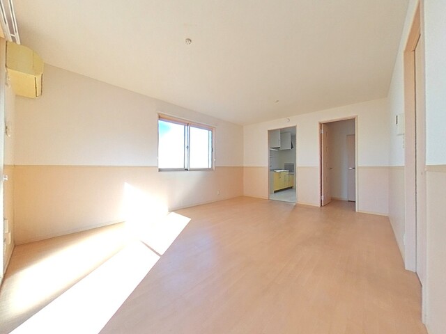 居室・リビング　※クリーニング前です