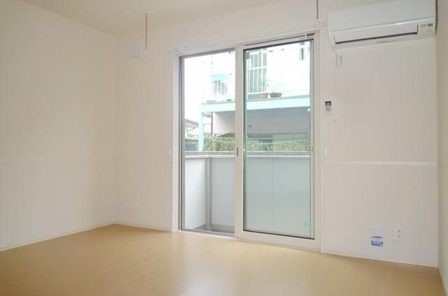 居室・リビング　室内物干しあります