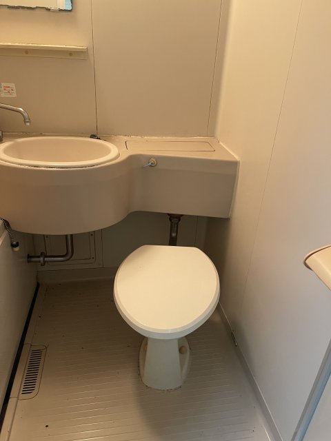 トイレ　同物件、別号室のものです。