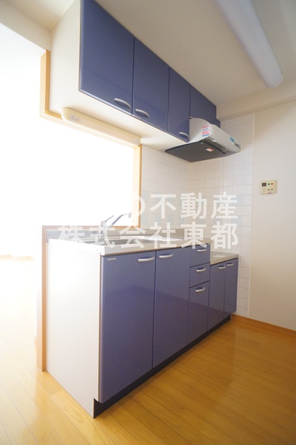 キッチン　キッチンは収納付なので、調理器具など必要な物を収納できます☆