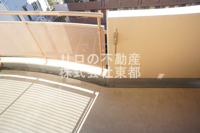 バルコニー　バルコニー付！お天気のいい日は洗濯物も気持ちよく干せますね！