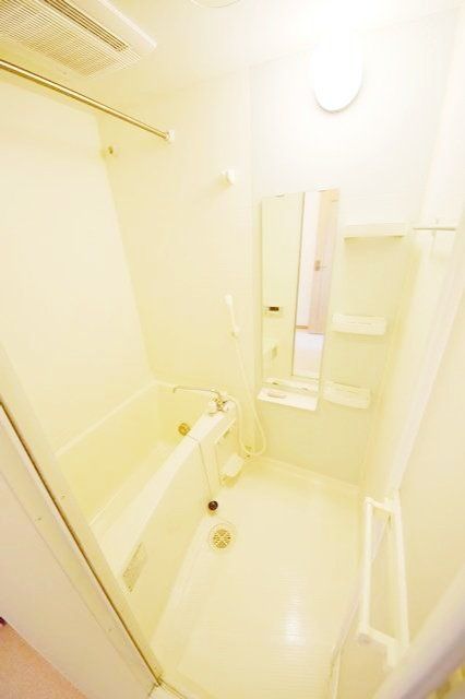 バス・シャワールーム　★★風通しの良い2面採光★★