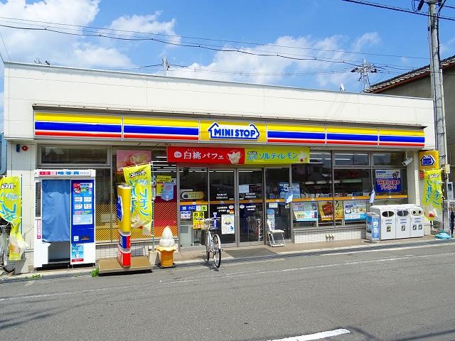 コンビニ　ミニストップ高槻富田町店（コンビニ）まで52m