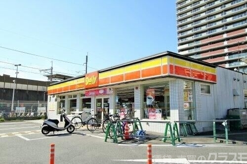 コンビニ　デイリーヤマザキJR六地蔵駅前店（コンビニ）まで1110m