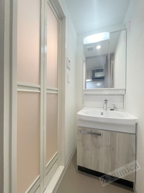 洗面設備　洗面脱衣所付き！独立洗面台が便利です♪♪