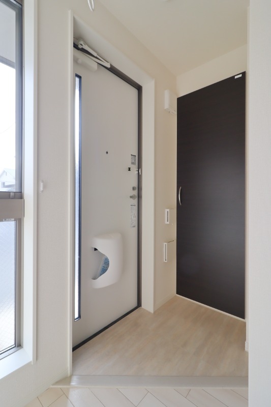 玄関　図面と現状に相違がある場合には現状を優先