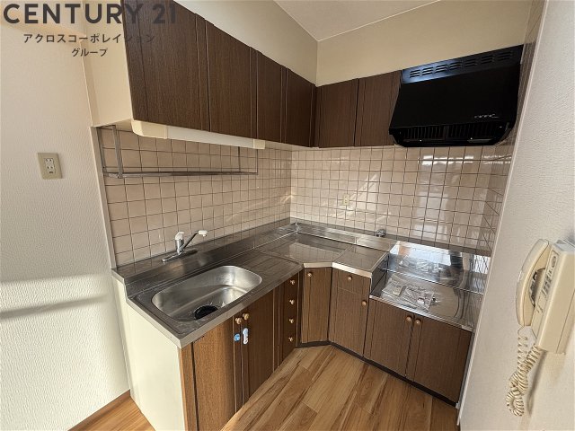 キッチン　温水洗浄暖房便座ついてます♪