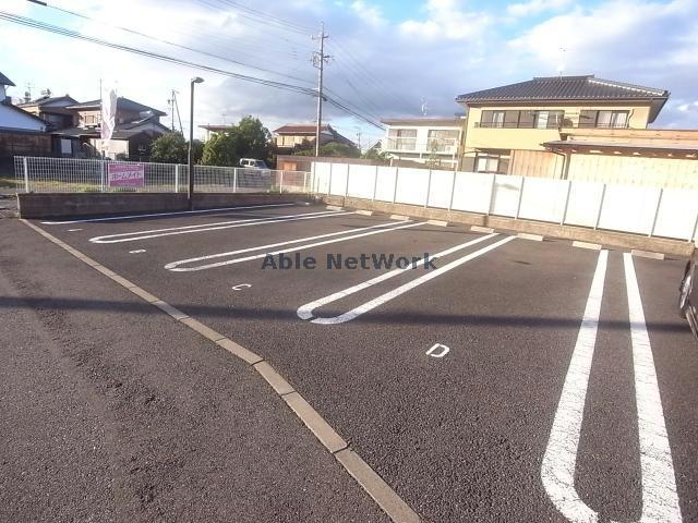 駐車場　駐車場