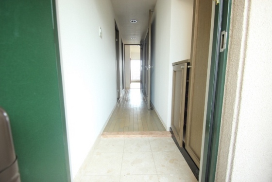 玄関　※別部屋の写真です