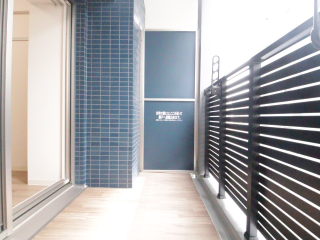 バルコニー　※別室の参考写真の為、現況優先です。