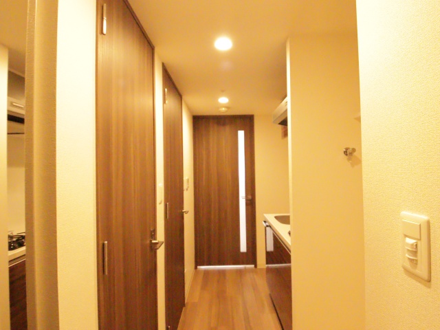 玄関　※別室の参考写真の為、現況優先です。