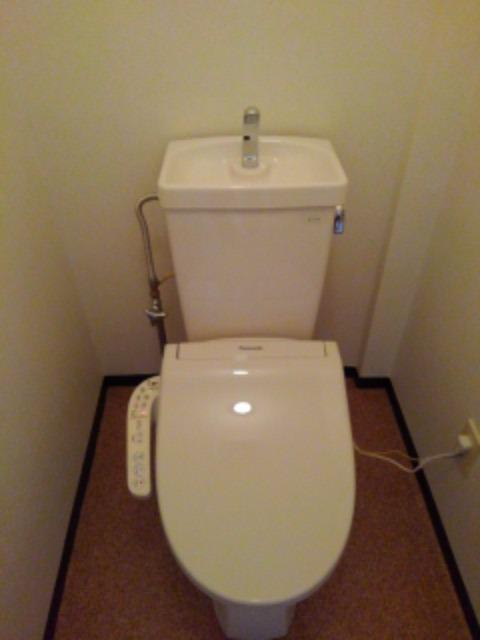 トイレ　トイレです温水洗浄便座付き
